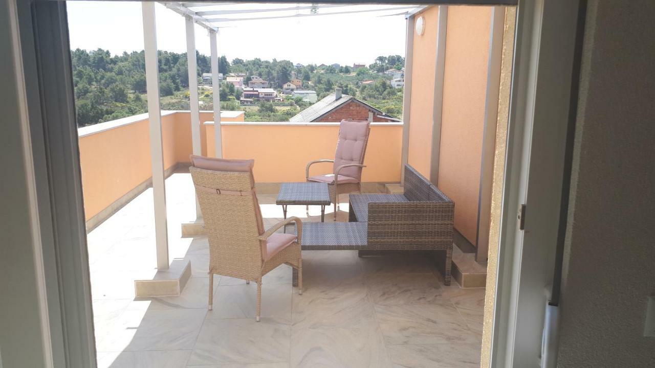 Villa Merjem Vir Luaran gambar